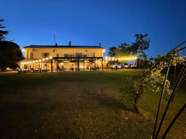 Contea di Val D'Amone, gårdsopphold i Brisighella