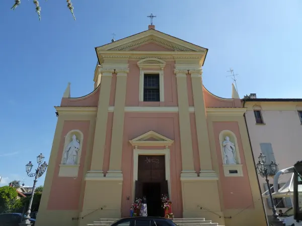 Un'altra vista della chiesa parrocchiale di Zola Predosa