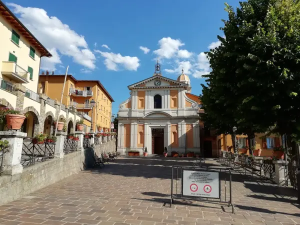Il luogo: La chiesa parrocchiale di Loiano, punto di arrivo della passeggiata tra i presepi