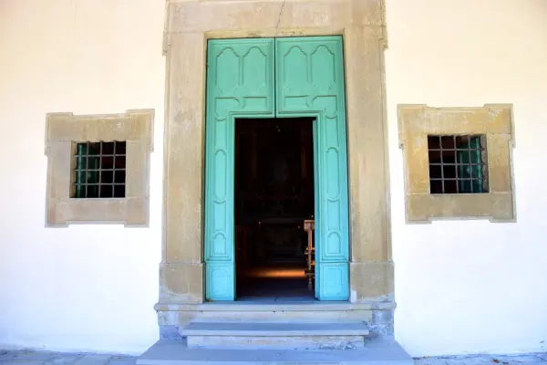 Il luogo: L'oratorio settecentesco della Madonna delle Grazie a Corniolo, nel borgo dove si allestiscono le Vie dei Presepi.