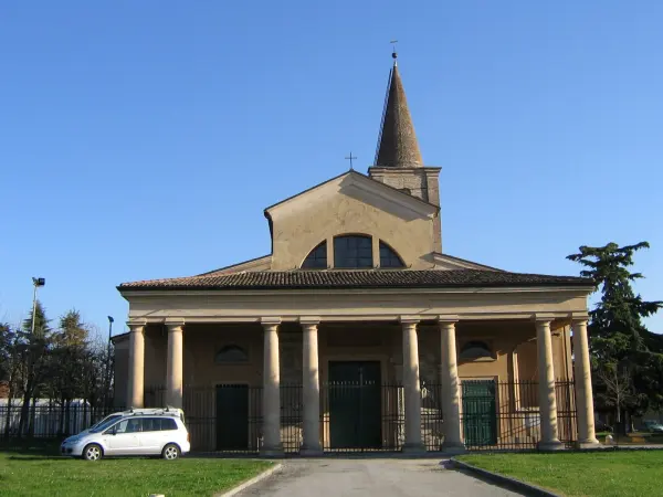 Il luogo: Facciata esterna della Basilica di San Rufillo a Forlimpopoli, dove si allestisce il presepe