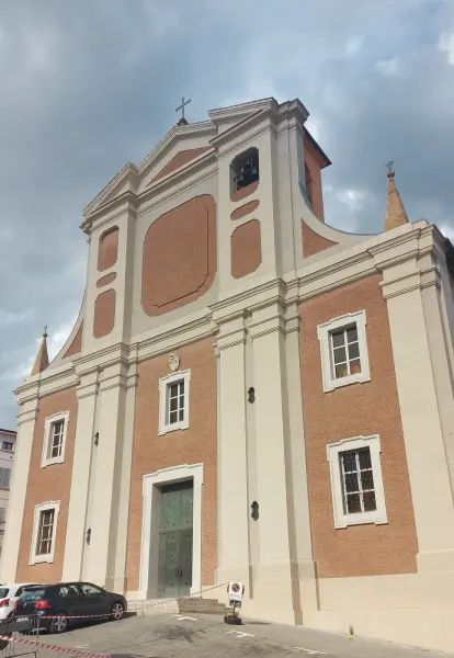 La Collegiata di San Michele Arcangelo, in piazza Carducci, tappa storica del presepe vivente