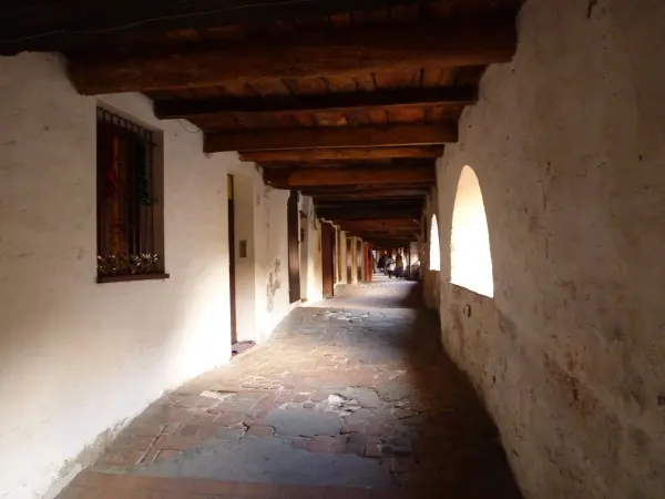 Via degli Asini, una delle vie caratteristiche del borgo attraversate dal percorso