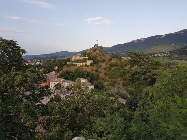 Vista dal Roccione verso l'altura di Billi, a Pennabilli