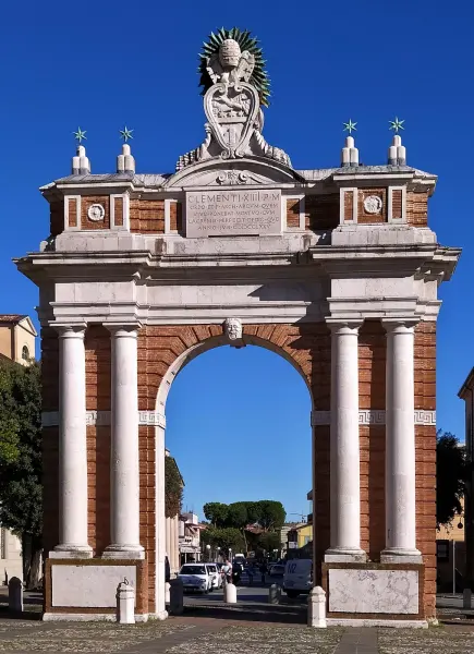 L'Arco di Papa Clemente XIV, nel centro di Santarcangelo di Romagna