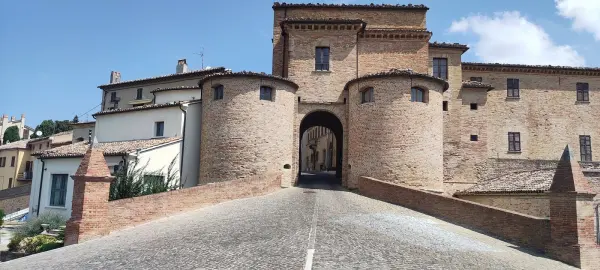 Porta Maggiore, uno degli accessi storici al borgo