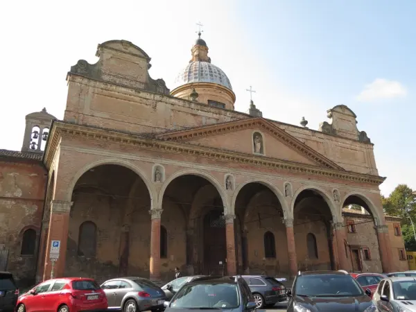 La facciata della chiesa del Baraccano