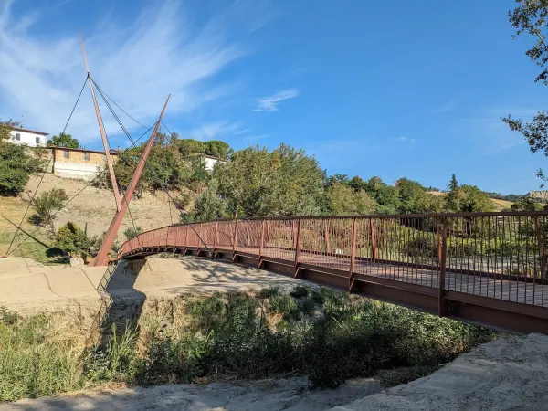 Passerella pedonale sul fiume Senio a Borgo Rivola