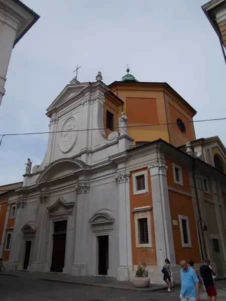 Veduta esterna della Chiesa di Santa Maria del Suffragio a Ravenna.
