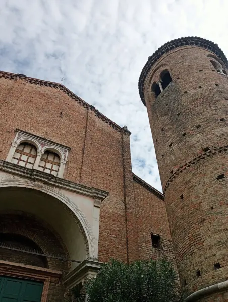 Veduta della basilica di Sant'Agata Maggiore a Ravenna