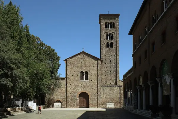 Veduta della basilica di San Francesco a Ravenna
