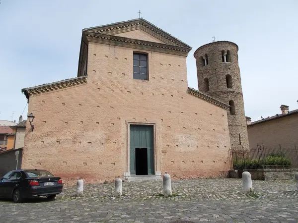 Veduta della chiesa di Santa Maria Maggiore a Ravenna