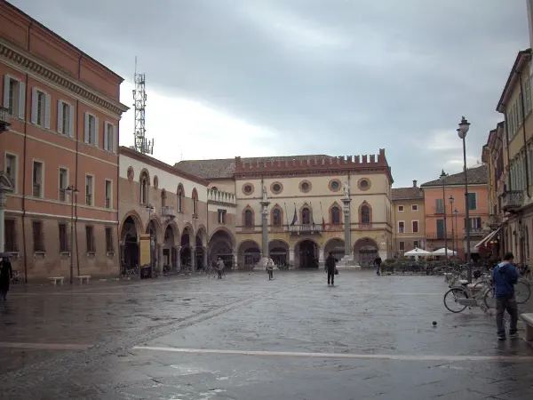 Il Palazzetto Veneziano in piazza del Popolo a Ravenna