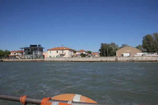 Il luogo: Veduta di Porto Corsini, il borgo marinaro di Ravenna dove si allestisce il presepe