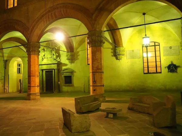 Il luogo: Il Cortile d'Onore di Palazzo d'Accursio, sede abituale del presepe