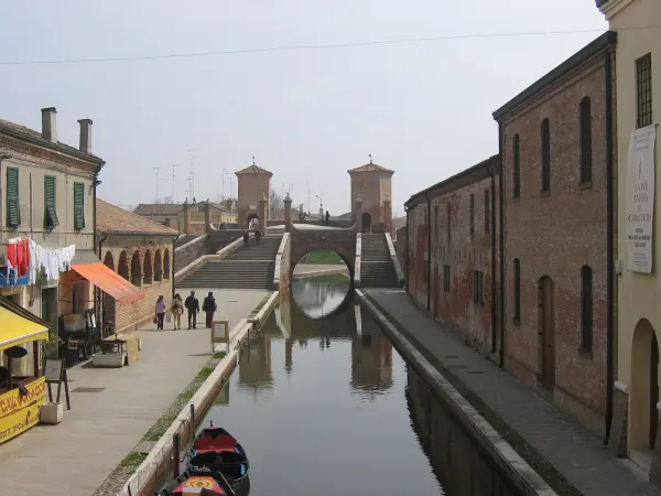 Il ponte dei Trepponti, monumento simbolo di Comacchio