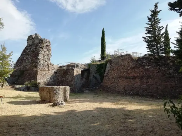 Ruderi della Rocca di Tossignano
