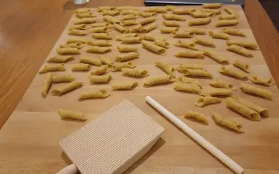 Garganelli fatti a mano con il pettine
