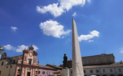 Il monumento a Francesco Baracca in piazza a Lugo