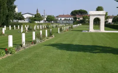 Il cimitero canadese di Villanova di Bagnacavallo