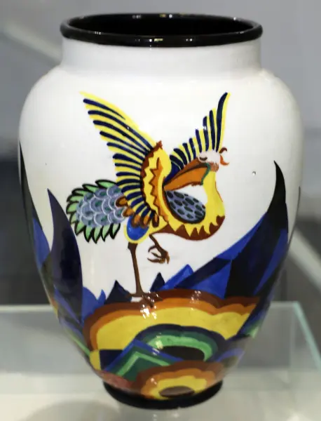 Vaso con cicogne di Riccardo Gatti, 1928-1929, Museo Internazionale delle Ceramiche di Faenza