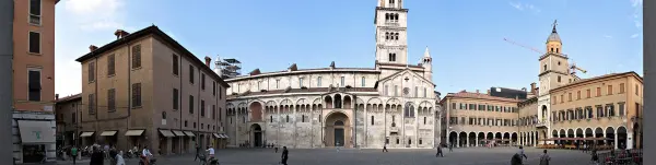 Piazza Grande e la Ghirlandina, Modena