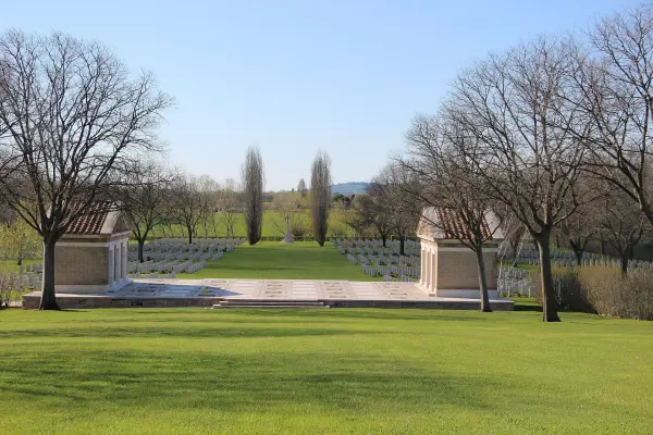 Die Gräber des Coriano Ridge War Cemetery