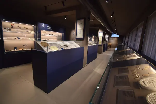 Le vetrine del Museo del Francobollo e della Moneta, San Marino