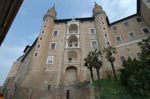 La facciata dei Torricini del Palazzo Ducale di Urbino